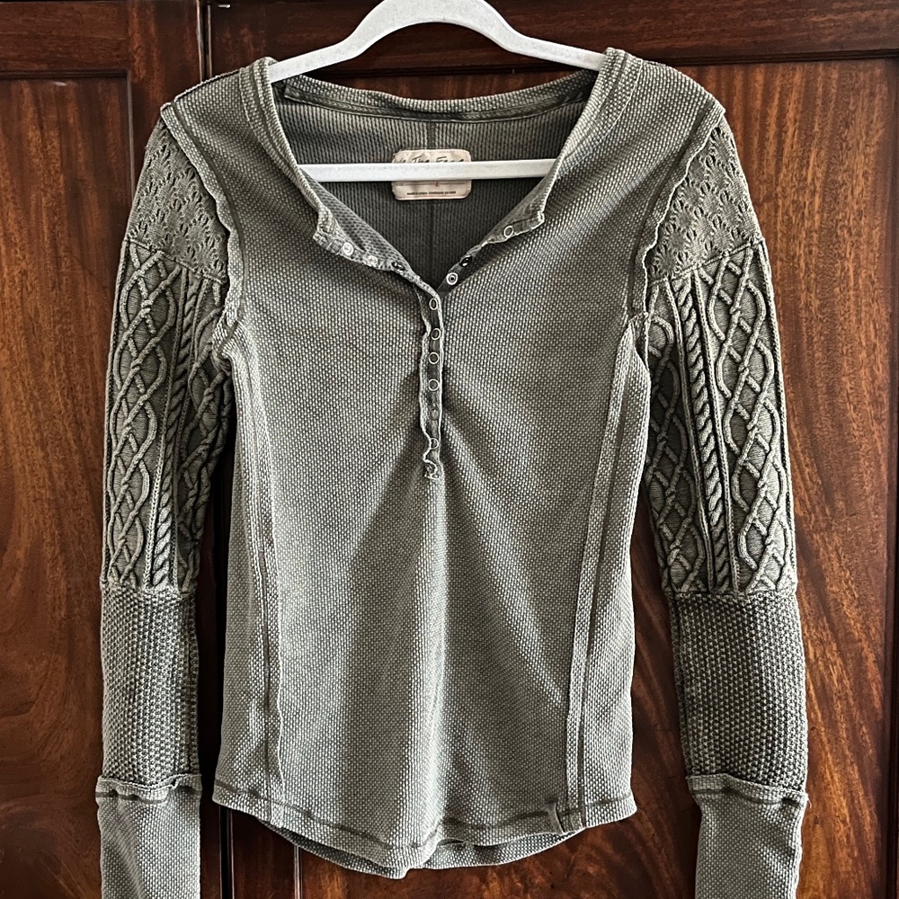 Bella Swan Henley from Free People - size Large, fits like Medium